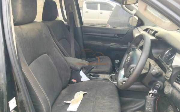 TOYOTA HILUX 2.4G DC 4X4