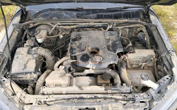 TOYOTA HILUX 2.4G DC 4X4