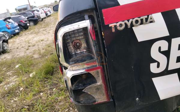 TOYOTA HILUX 2.4G DC 4X4