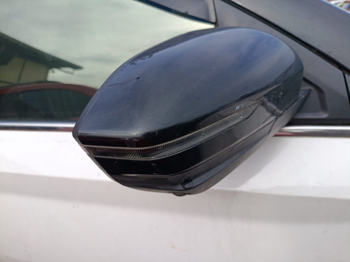 WULING  ALMAZ Almaz 1.5LT LUX + SC CVT (4X2) A/T