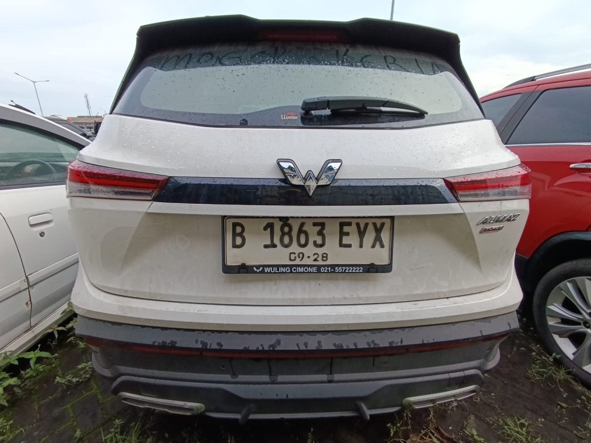 WULING  ALMAZ Almaz 1.5LT LUX + SC CVT (4X2) A/T