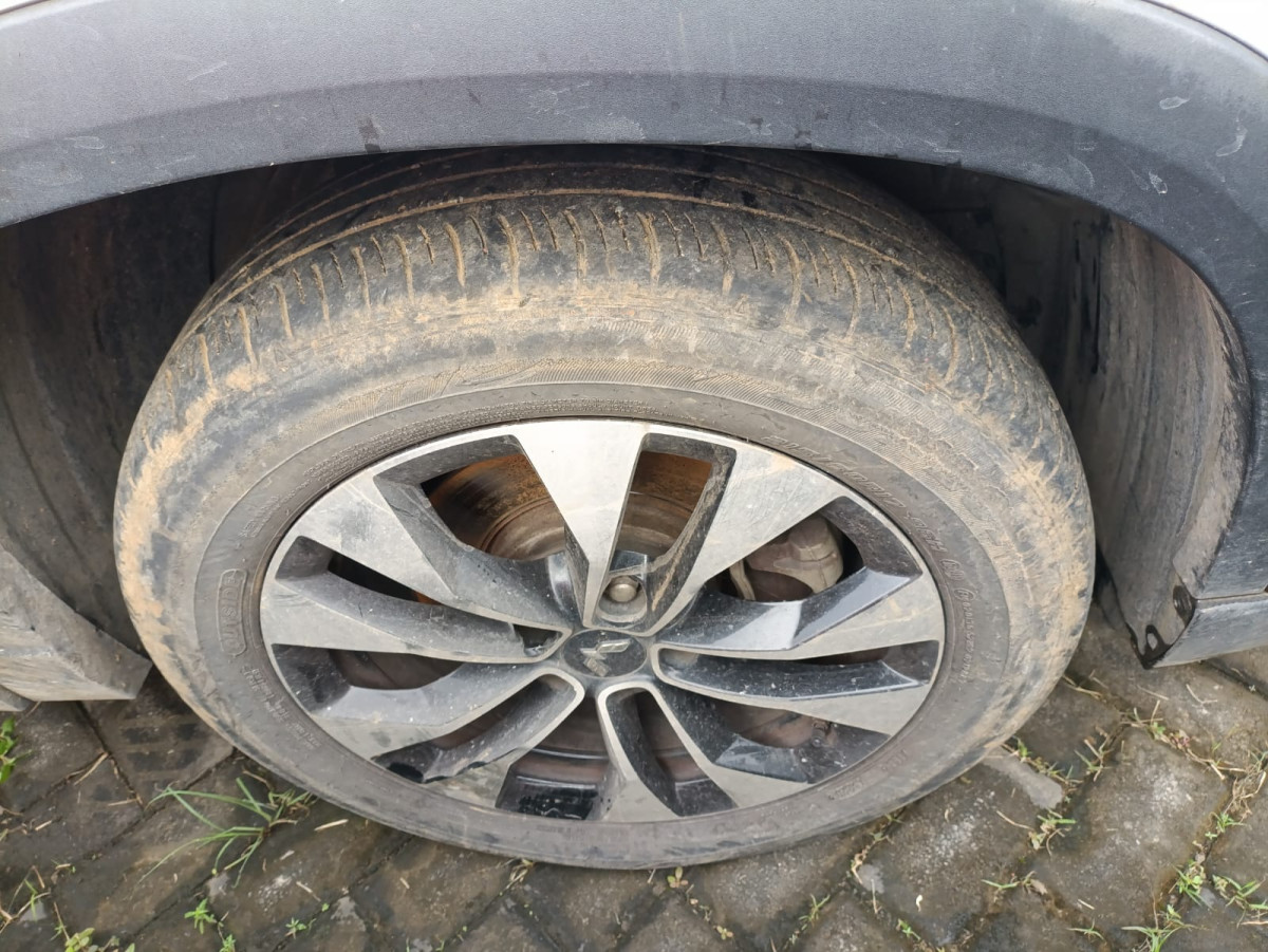 WULING  ALMAZ Almaz 1.5LT LUX + SC CVT (4X2) A/T