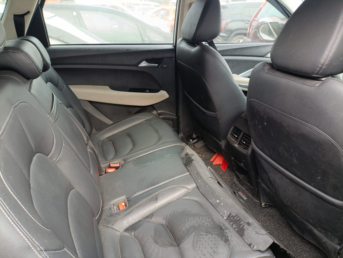 WULING  ALMAZ Almaz 1.5LT LUX + SC CVT (4X2) A/T