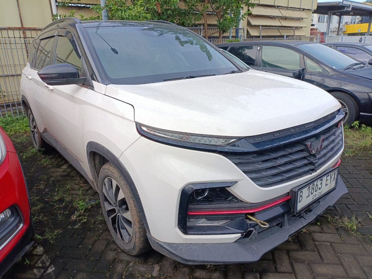 WULING  ALMAZ Almaz 1.5LT LUX + SC CVT (4X2) A/T