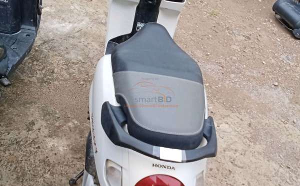 HONDA SCOOPY PRESTIGE