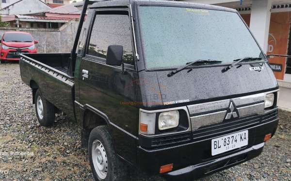 MITSUBISHI L 300