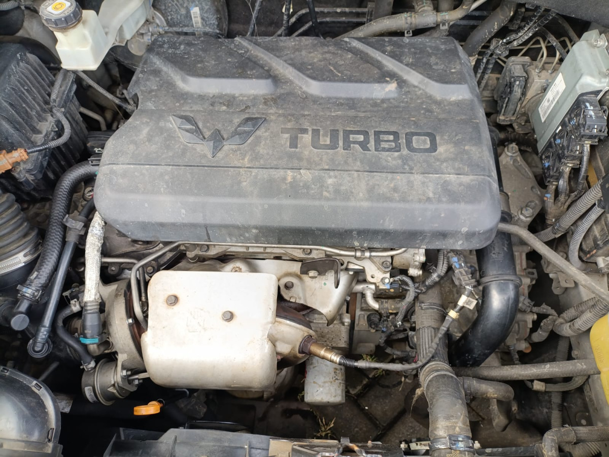 WULING  ALMAZ Almaz 1.5LT LUX + SC CVT (4X2) A/T