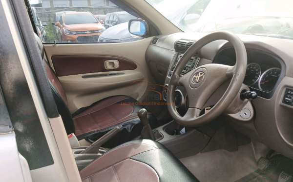 TOYOTA AVANZA 1.3 G