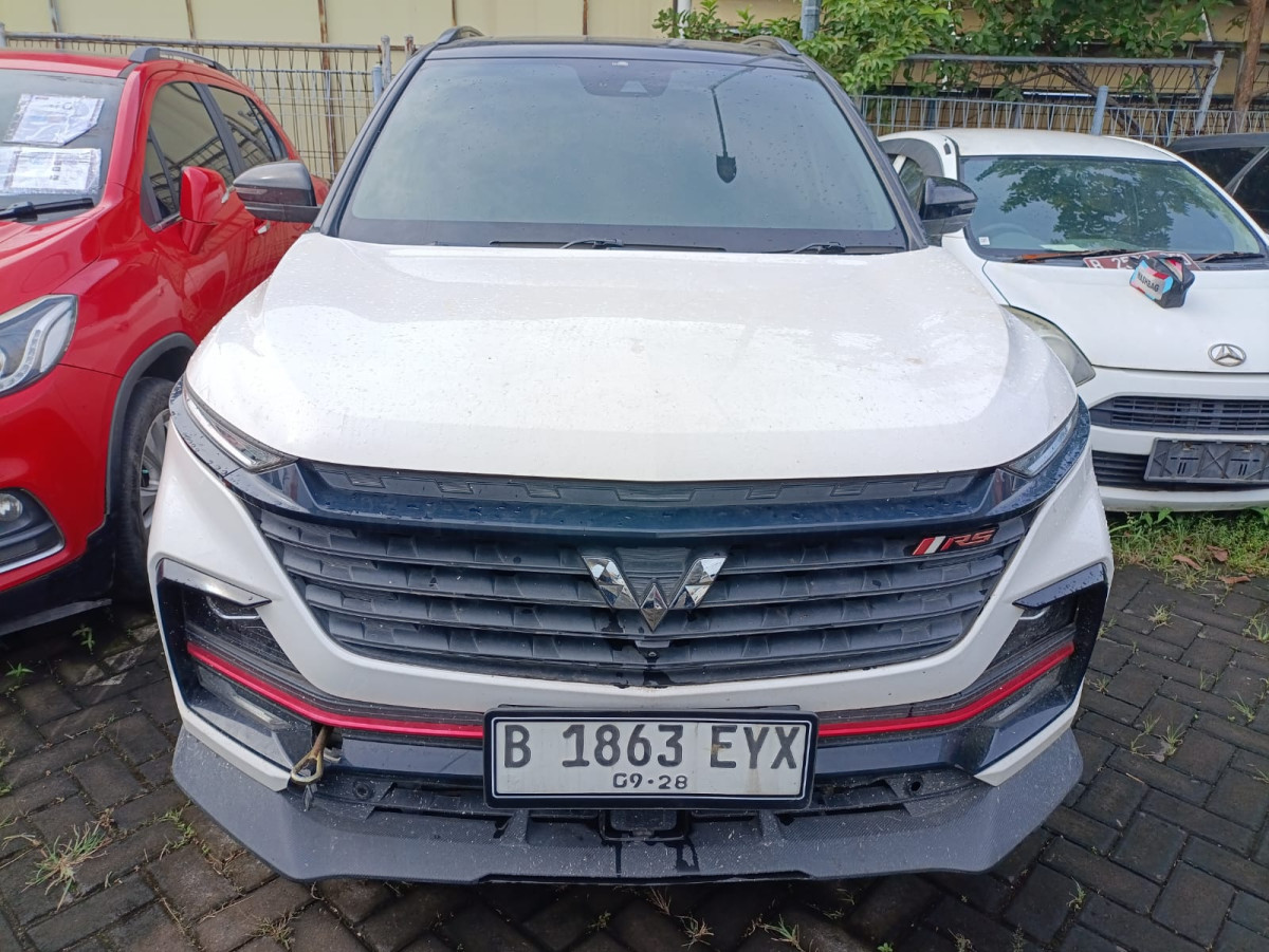 WULING  ALMAZ Almaz 1.5LT LUX + SC CVT (4X2) A/T