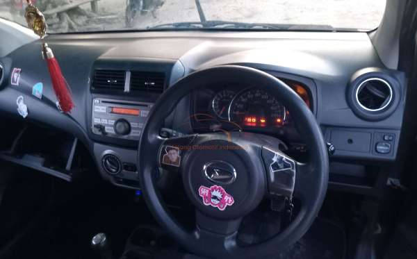 DAIHATSU  AYLA  1.0 X
