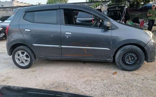 DAIHATSU  AYLA  1.0 X