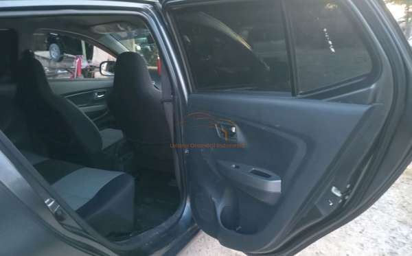DAIHATSU  AYLA  1.0 X