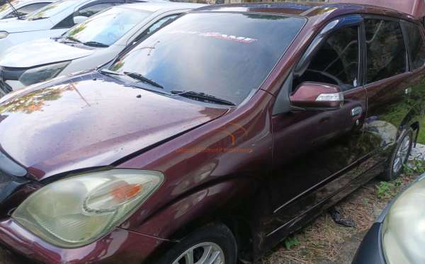 DAIHATSU  XENIA