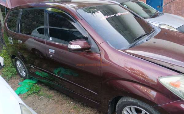 DAIHATSU  XENIA
