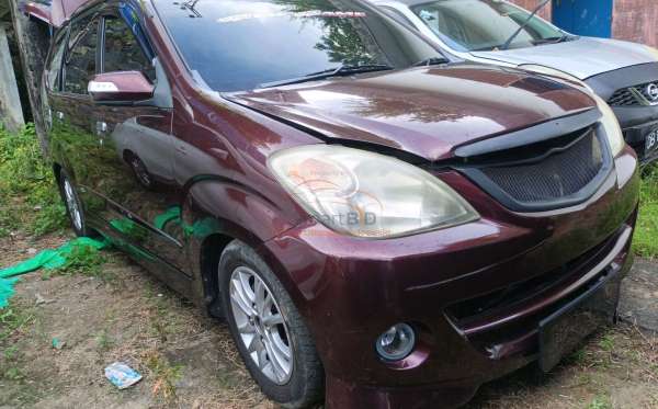 DAIHATSU  XENIA