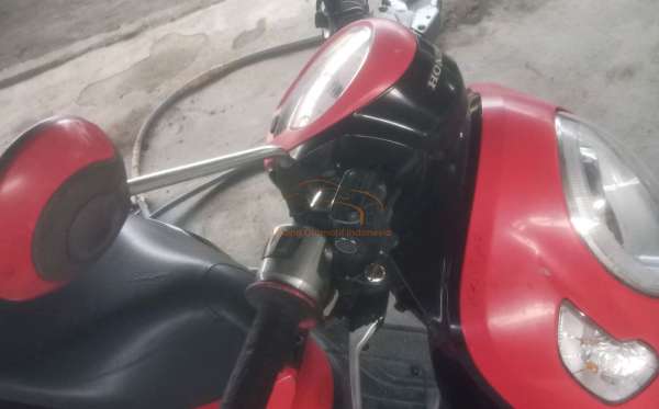 HONDA SCOOPY CW