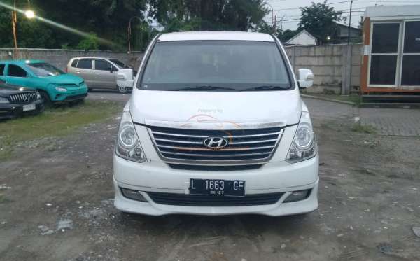 HYUNDAI H-1 2.4 AT