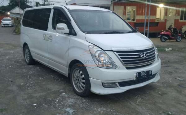 HYUNDAI H-1 2.4 AT