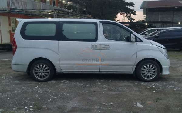 HYUNDAI H-1 2.4 AT