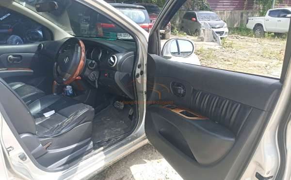 NISSAN GRAND LIVINA