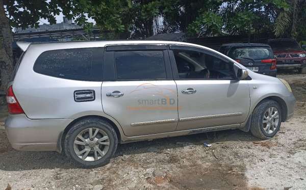 NISSAN GRAND LIVINA