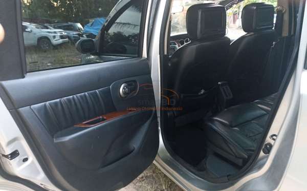 NISSAN GRAND LIVINA