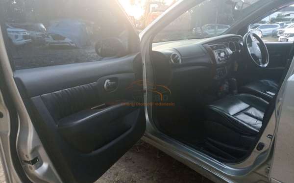 NISSAN GRAND LIVINA