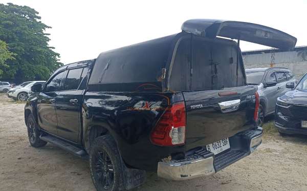 TOYOTA  HILUX  2.4G DC 4X4