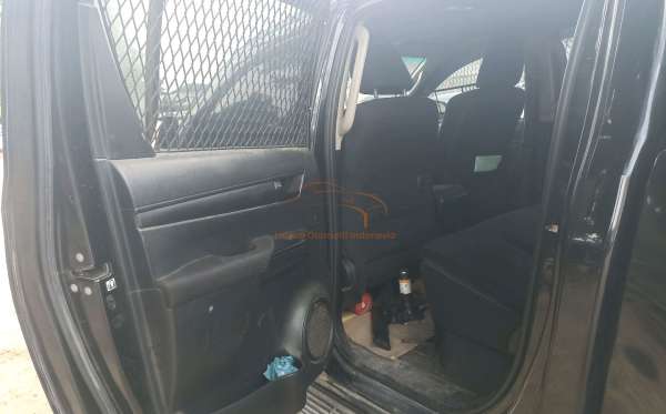 TOYOTA  HILUX  2.4G DC 4X4