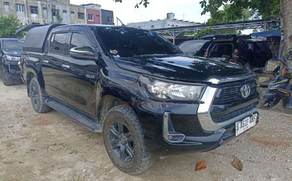 TOYOTA  HILUX  2.4G DC 4X4