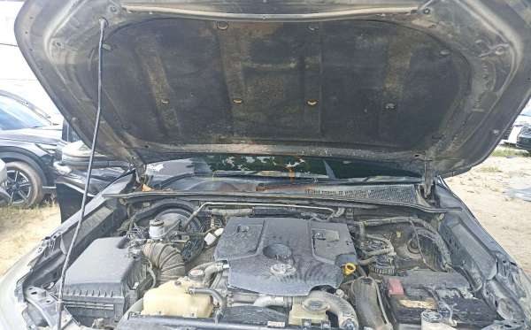 TOYOTA  HILUX  2.4G DC 4X4