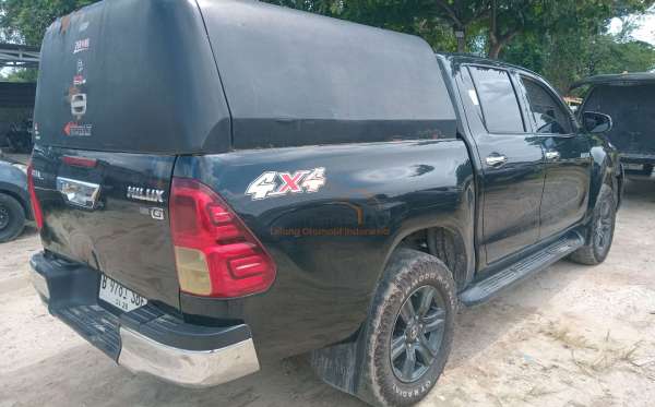 TOYOTA  HILUX  2.4G DC 4X4