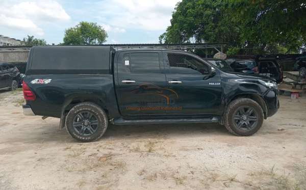 TOYOTA  HILUX  2.4G DC 4X4