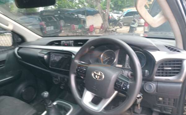 TOYOTA  HILUX  2.4G DC 4X4