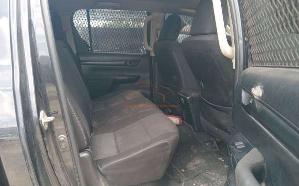 TOYOTA  HILUX  2.4G DC 4X4