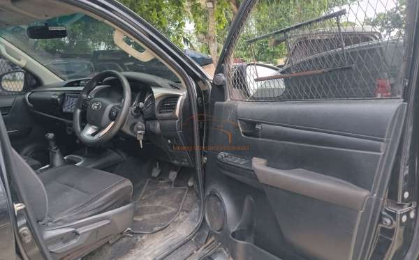 TOYOTA  HILUX  2.4G DC 4X4