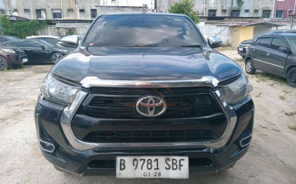 TOYOTA  HILUX  2.4G DC 4X4