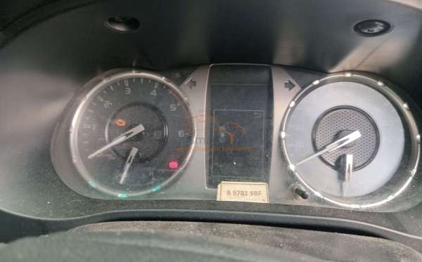 TOYOTA  HILUX  2.4G DC 4X4