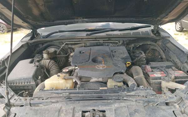 TOYOTA  HILUX  2.4G DC 4X4