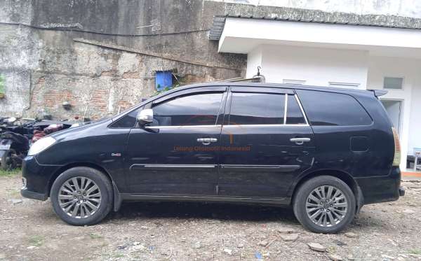 TOYOTA INNOVA G DIESEL