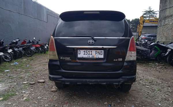 TOYOTA INNOVA G DIESEL