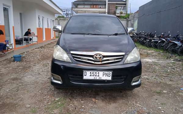 TOYOTA INNOVA G DIESEL