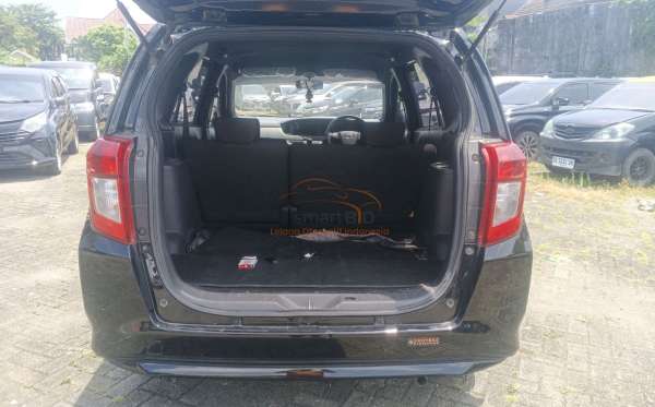 DAIHATSU  SIGRA  D