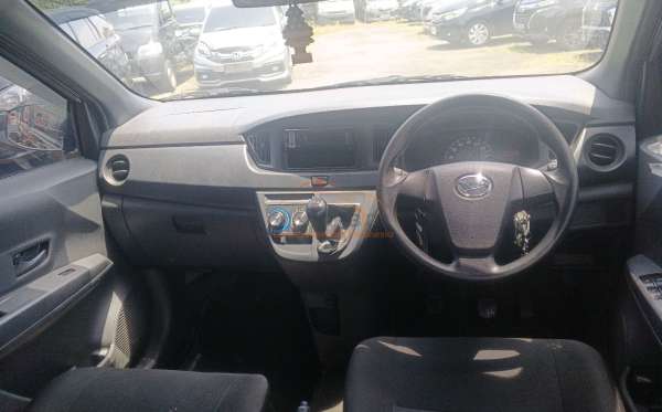 DAIHATSU  SIGRA  D
