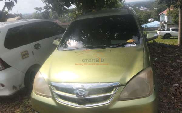 DAIHATSU XENIA