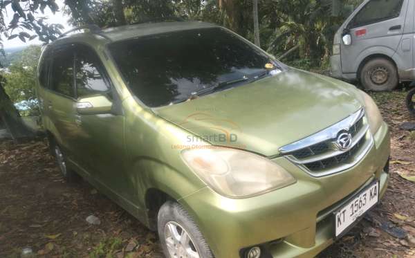DAIHATSU XENIA