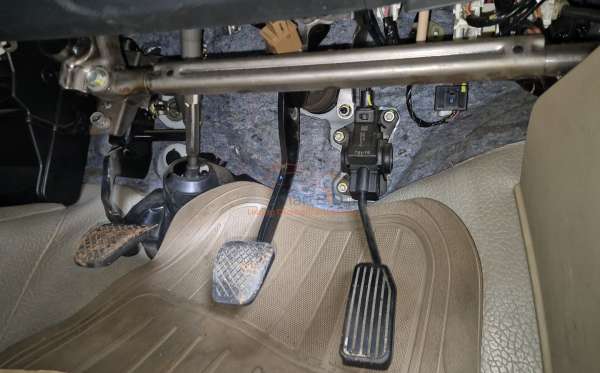 HONDA  MOBILIO  DD4 1.5E