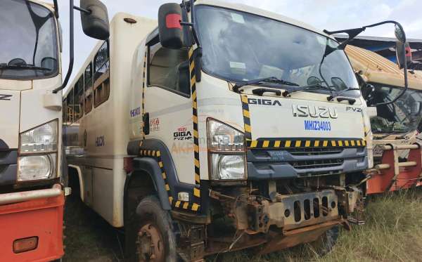 ISUZU  FVZ34 U