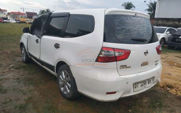 NISSAN GRAND LIVINA SV 1.5