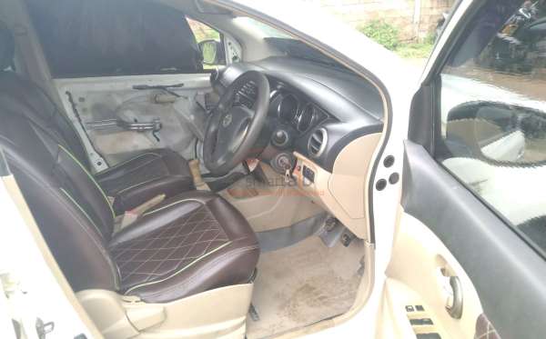 NISSAN GRAND LIVINA SV 1.5